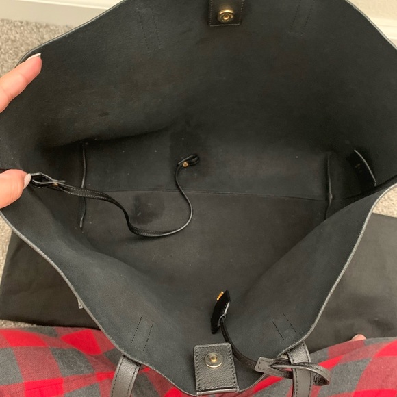 Saint Laurent Calfskin Black Tote - Picture 9 of 16